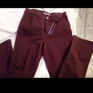 Gloria Vanderbilt brand new with tags maroon jeans , size 10